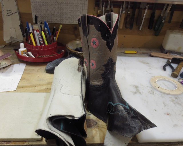 Turning boots