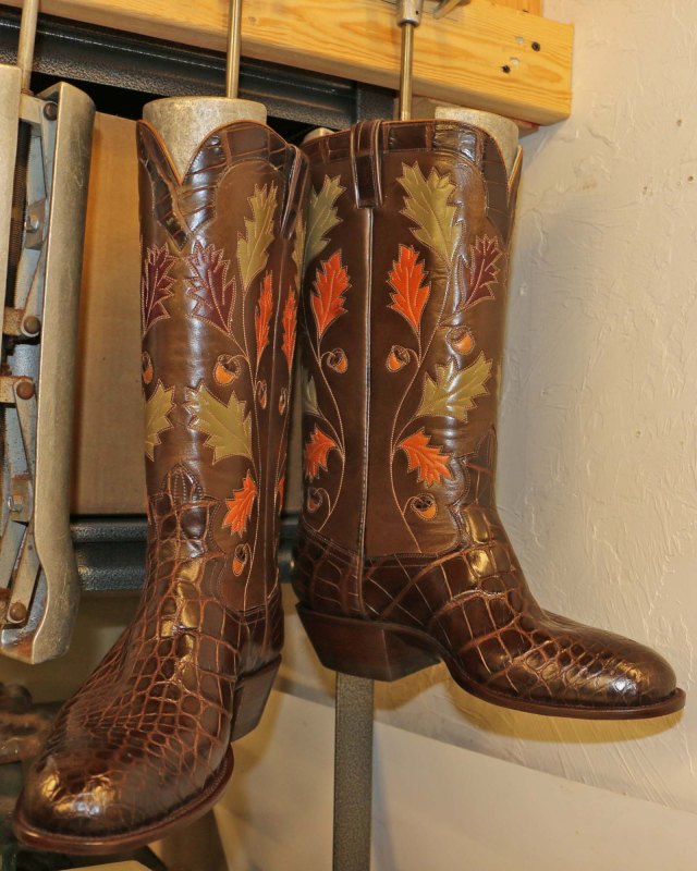 Oak leaf boots