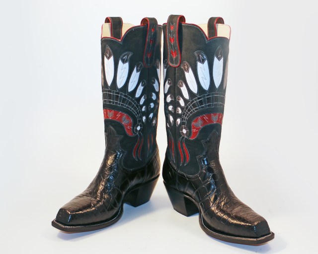 Black&wCherokee Fiddle.jpg